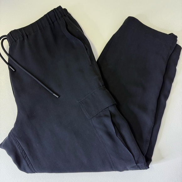 Theory Black Relaxed Fit Cargo Ankle Pants Size Medium | Pull-On Style - Picture 1 of 7